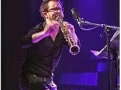 Cette musique tellement belle demande nous méritons toujours