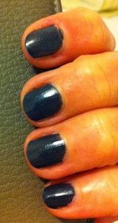 Cashmere Bathrobe ... mes ongles en gris flanelle [Essie]