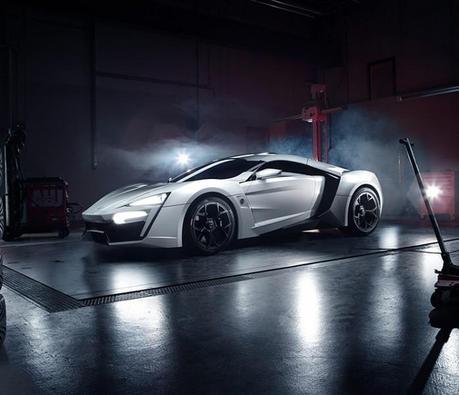 W Motors sort sa Lykan HyperSport