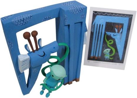 UNDERWATER CARNIVOROUS GIRAFFE