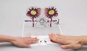 Le groupe Disney veut créer des livres interactifs électriques qui peuvent éclairer, faire du bruit, et même vibrer ou se mettre en mouvement, en recueillant l'électricité statique disponible sur les pages.