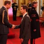 Andy Murray décoré par le Prince William