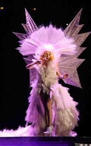 Tenue extravagante de Lady Gaga, princesse de la mode