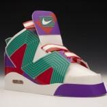 Des nikes en paquets de cigarettes
