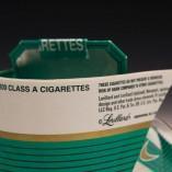 Des nikes en paquets de cigarettes