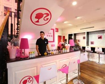 Le bar Barbie ouvre ses portes à Paris