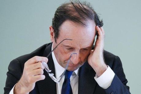 Francois-Hollande-coup de pompe