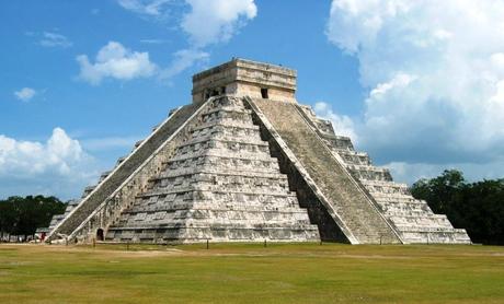 http://i.images.cdn.fotopedia.com/flickr-750441966-hd/World_Heritage_Sites/America/North_America/Mexico/Pre-Hispanic_City_of_Chichen-Itza/Chichen_Itzas_Kukulcan_Temple.jpg