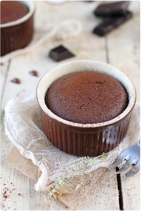 Soufflés au chocolat et au thym