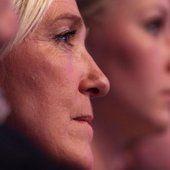 Marine Le Pen et ses 22000 euros de petits fours : la Pompadour face au petit peuple FN ?