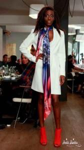 Défilé des créations Esther Bonté : foulards parisiens