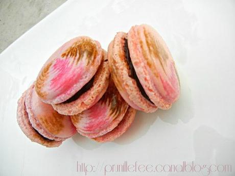 Macarons fantaisies chocolat noir / framboise macarons choco framboise prunille