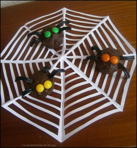 Spider-cupcakes2.jpg