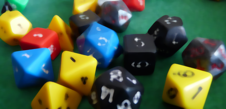 Voici un article fort intéressant et pratique : à chaque fois que vous visiterez cette page du blog Random Wizard (http://randomwizard.blogspot.fr/2013/10/b1-dungeon-map-randomizer.html) vous générez aléatoirement une carte de donjon