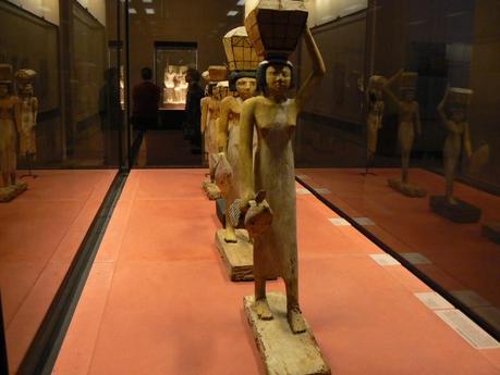 Ce fut le temps de l'équilibre, le Moyen Empire et le deuxième unificateur de l'état pharaonique après Ménès... (1) En Égypte ancienne !