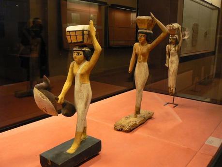 Ce fut le temps de l'équilibre, le Moyen Empire et le deuxième unificateur de l'état pharaonique après Ménès... (1) En Égypte ancienne !