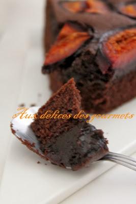 GÂTEAU AU CHOCOLAT ET AUX QUETSCHES