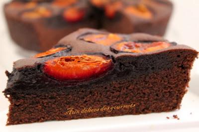 GÂTEAU AU CHOCOLAT ET AUX QUETSCHES