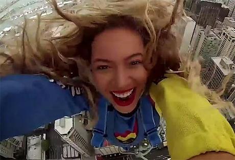 Beyoncé : ses perruques résistent à tout, même aux conditions les plus extrêmes !