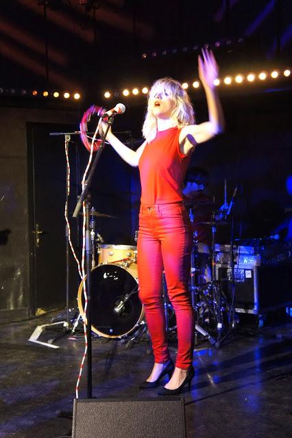 Hollysiz pour June TV