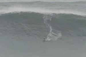 Portugal surfeurs vagues géantes