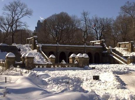 Central park sous la neige fontaine 2