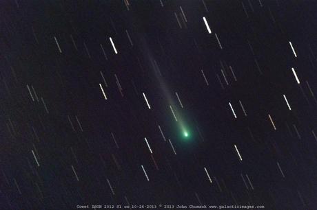 La comète ISON le 26 octobre (© John Chumack)