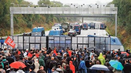 SOCIÉTÉ > Écotaxe et libération d’otages : hasard du calendrier ?