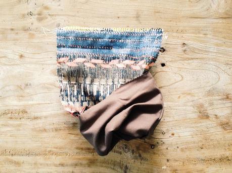 The World is a Kit, Make it! #4 :: Tutorials! Par cette ouverture, retourner le tissu sur lui même ...