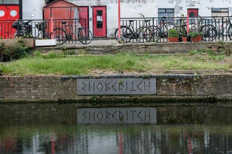 ldn_flow-shoreditch_sign_on_riverace28396_19resize_20130823_1429