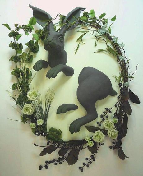 Natasha Cousens – Genjitsu no genso – rabbit /  – Floral animal sculpture