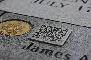 Code QR pierre tombale Les nouvelles technologies envahissent les cimetières !