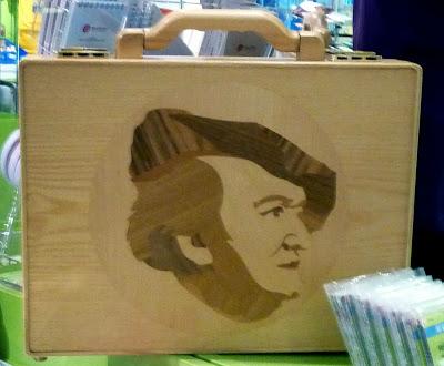 Wagnermania: kitsch wagnérien à l'office du tourisme de Bayreuth