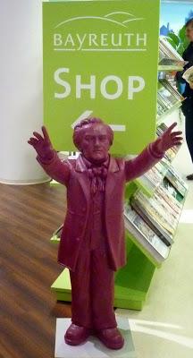 Wagnermania: kitsch wagnérien à l'office du tourisme de Bayreuth