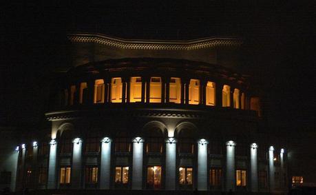 Une visite à l’Opéra d’Erevan en Arménie, des récitals de Jean-Michel Richer et Yuri Gorodetski et L’Étoile de Chabrier par l’Opéra bouffe du Québec