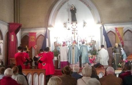 Messe pontificale pour l’anniversaire du marquis de Olmetta