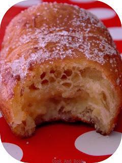 Beignets à la crème pâtissière