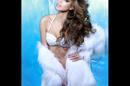 Hinarani de Longeaux : Torride en bikini et fourrure pour Miss Univers 2013