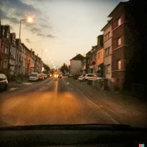 Doucement un monde s'écroule