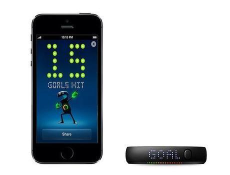 Le bracelet Nike+ Fuelband SE disponible sur le site Apple avec son apps pour iPhone...