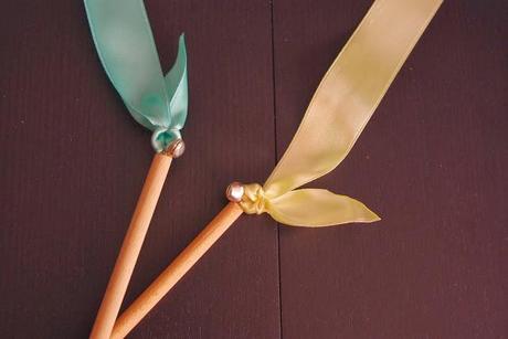 Les bâtons à ruban avec grelot {DIY} - Paperblog