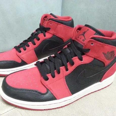 air-jordan-1-mid-red-black-white-01