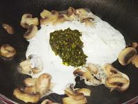 Gnocchi  au pesto de pistaches et aux champignons