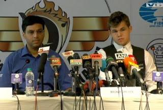 La conférence de presse avec Anand et Carlsen