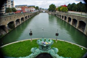 Vert Comme l'Eau l'Herbe et le Pont