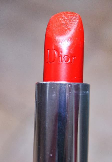 999 Rouge DIOR, pour des lèvres glamour.