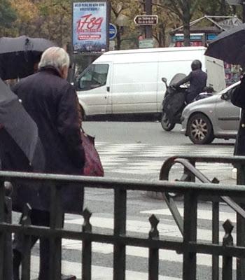 DSK à Paris, incognito à Montparnasse (photos)