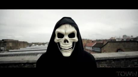 1383743307_p-money-round-the-clock-official-video.mp4_snapshot_00.31_2013.11.06_22.56.37