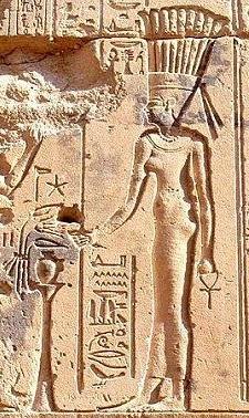 Elle fut exotique, belle, élégante, raffinée, la divine panachée Anouket qui veillait sur l'inondation... ! (3) en Égypte ancienne !
