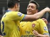 Arsenal Özil apporte soutien Giroud Koscielny face l’Ukraine